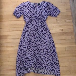 Super cute lavender floral midi dress
